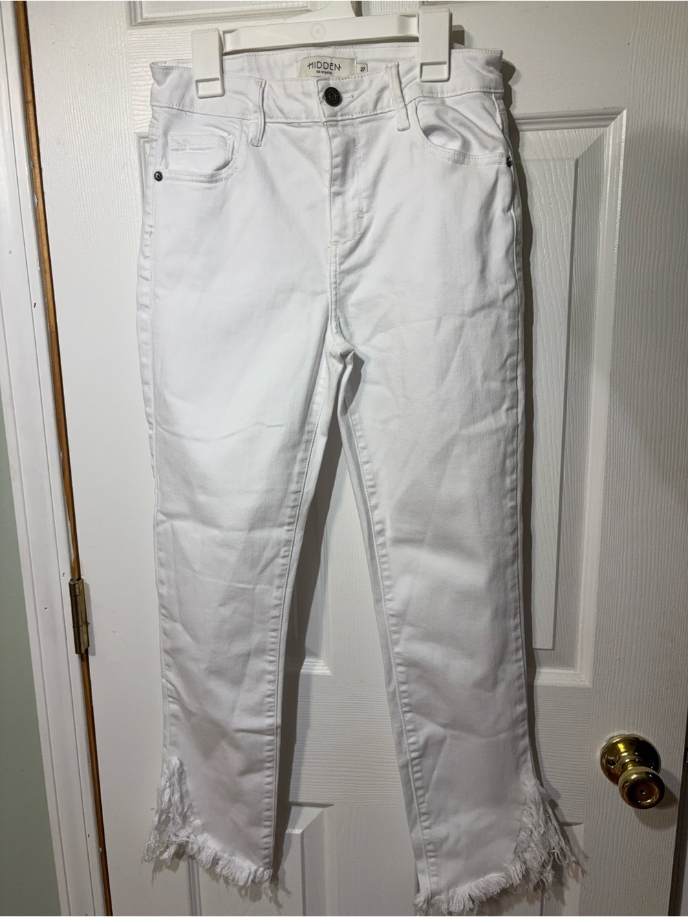 “Hidden” Brand White Frayed-Hem Women's Jeans